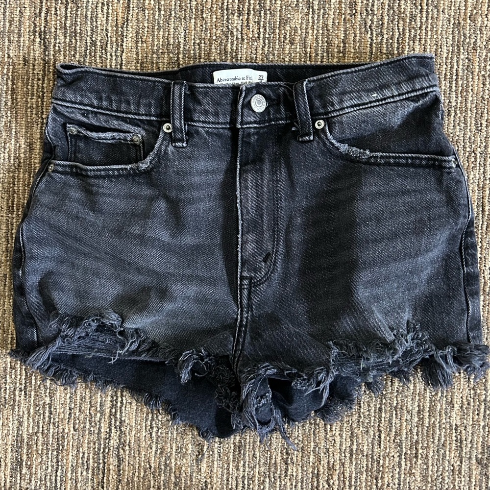 ABERCROMBIE & FITCH Distressed Black Denim Shorts 27/4